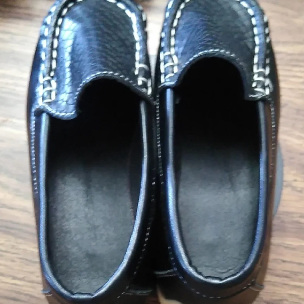 Black Loafer Slip-On Shoes with Contrast Stitching Kids Size 10 1/2
